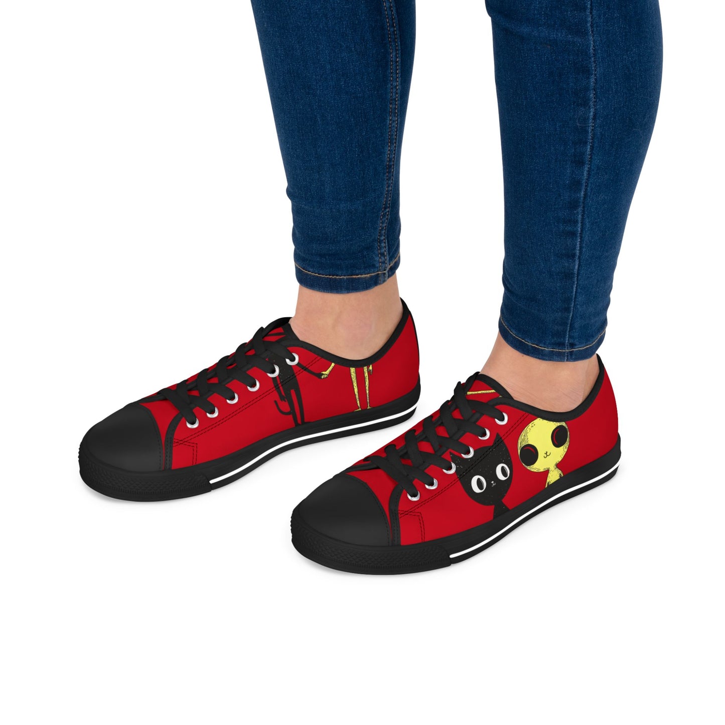 Women's Low Top Sneakers_Cat with Alien